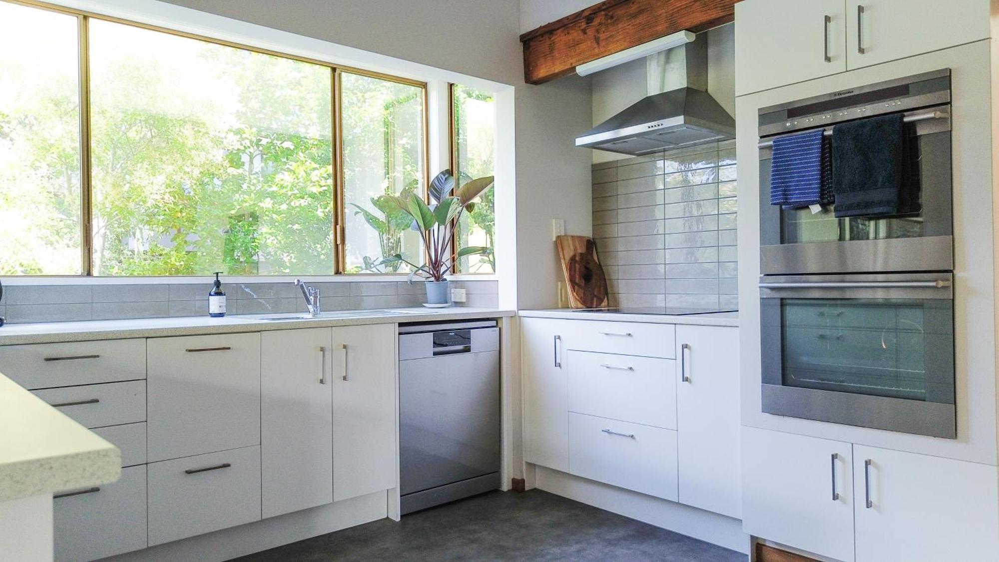 Large, Comfy, Stylish Apartment Havelock North Buitenkant foto
